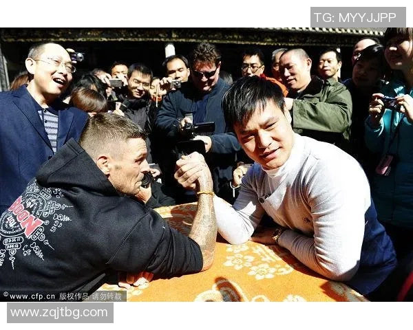 柳海龙挑战泰拳之王展现中国武术的力量与魅力